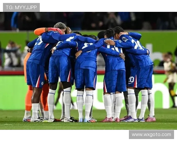 曼联与切尔西激战再度上演巅峰对决 谁将笑傲英超赛场 曼联与切尔西激战再度上演巅峰对决 谁将笑傲英超赛场