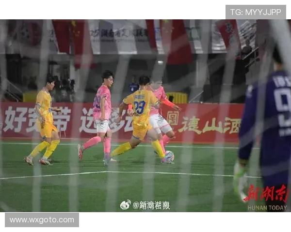 湘超足球联赛激战正酣 本土球队崛起助力地方体育发展 湘超足球联赛激战正酣 本土球队崛起助力地方体育发展