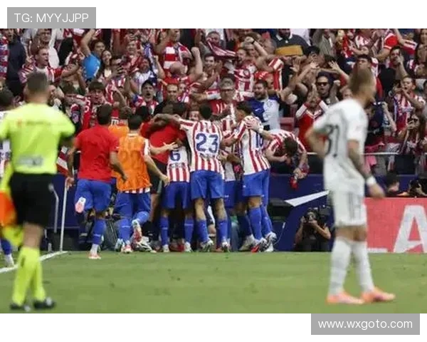 皇家马德里与劲敌对决新赛季首场大战引爆球迷热情 皇家马德里与劲敌对决新赛季首场大战引爆球迷热情