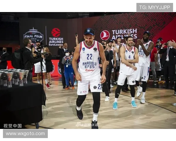 巴塞罗那与艾菲斯激战在即谁能在欧冠赛场笑到最后